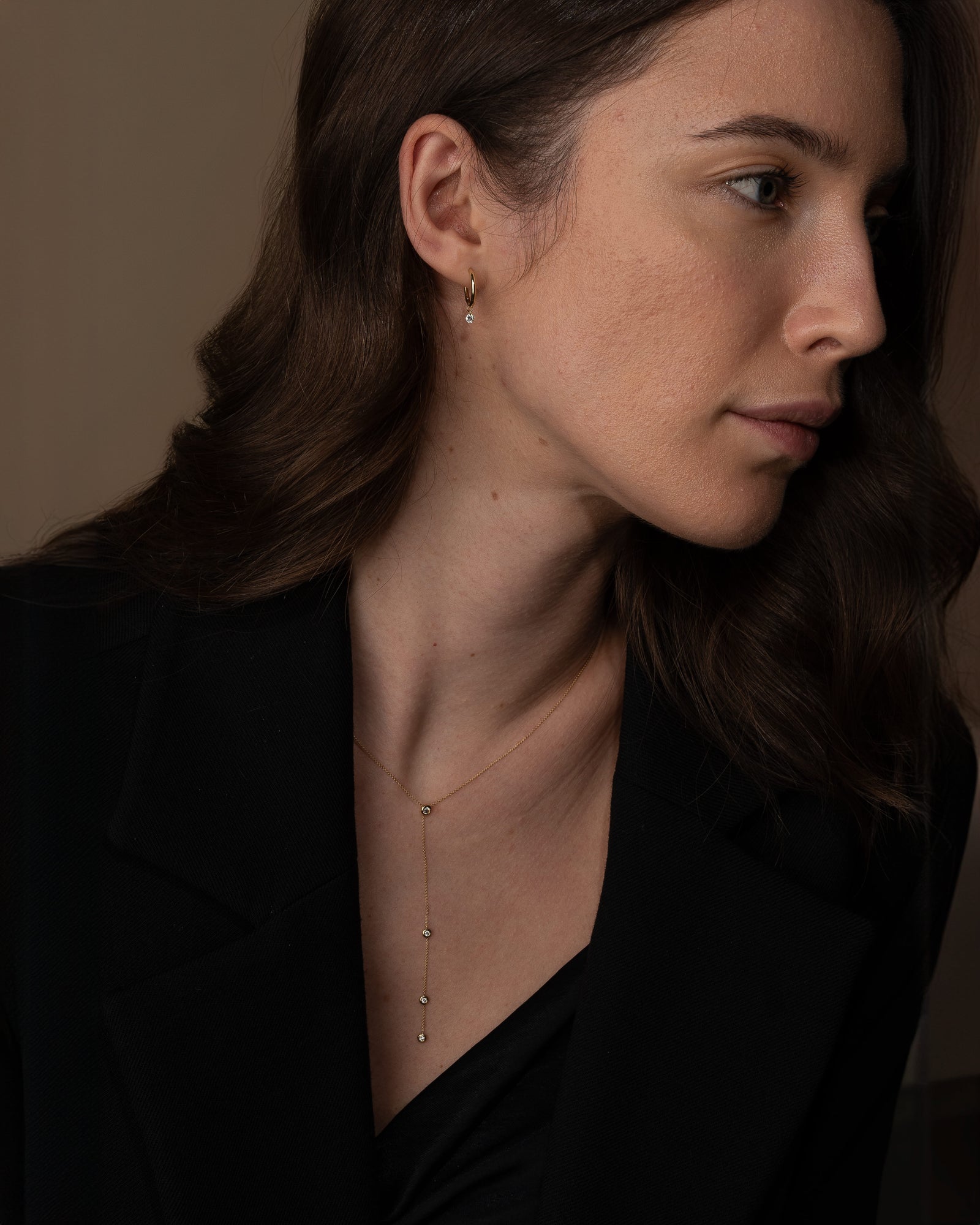 Jubelnde goldene Creolen