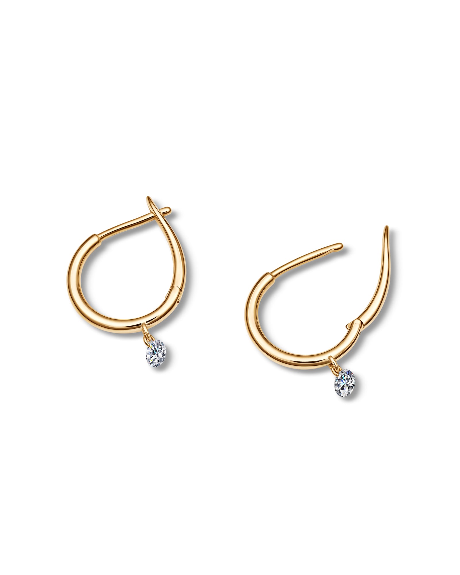 Jubelnde goldene Creolen