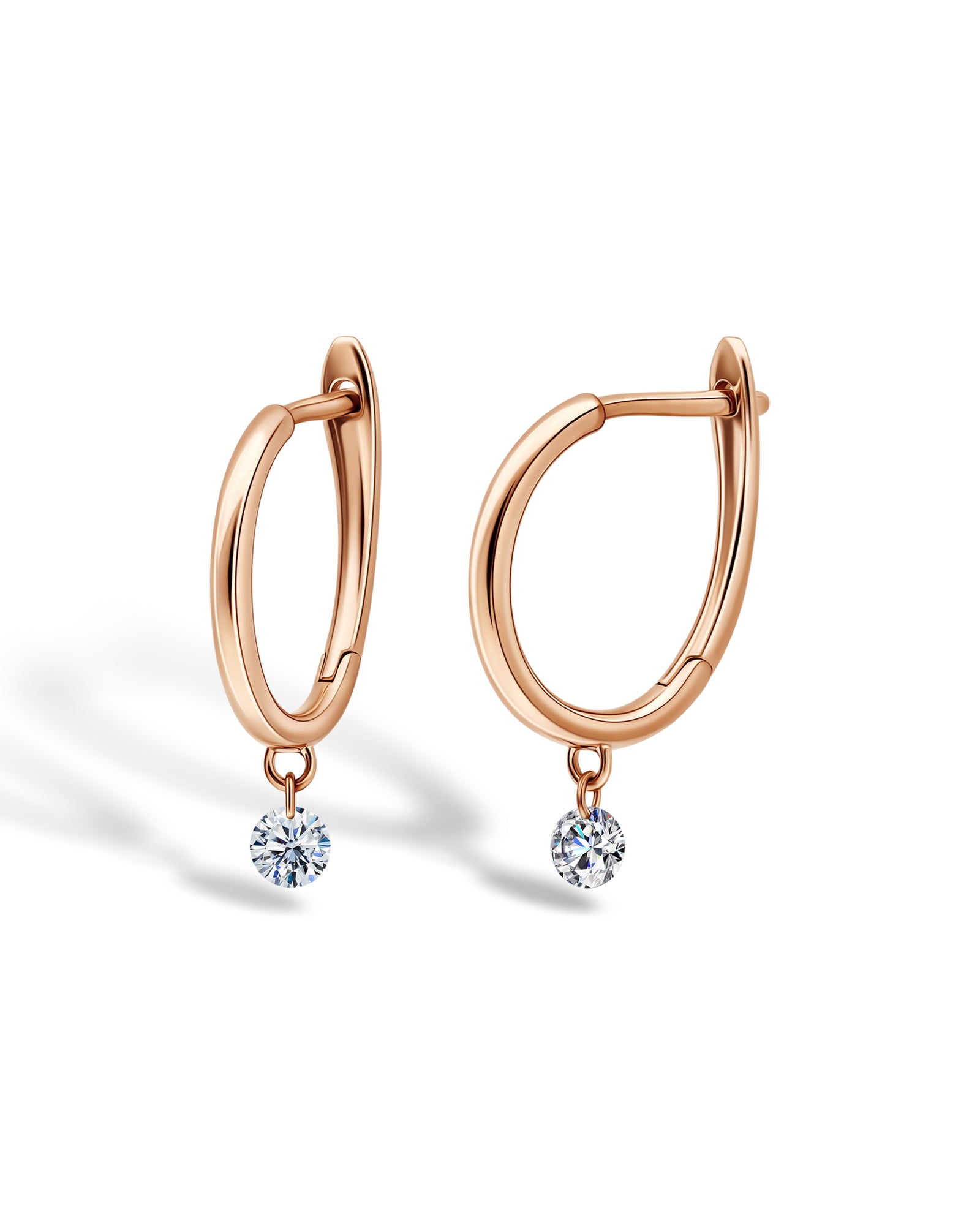 Jubelnde goldene Creolen