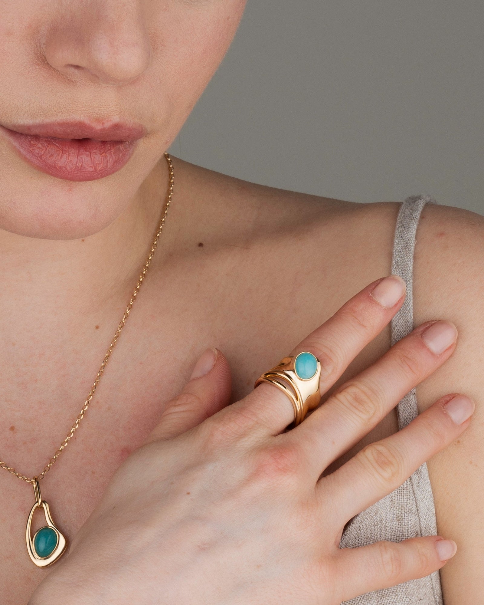 Majestätisches Amulettband