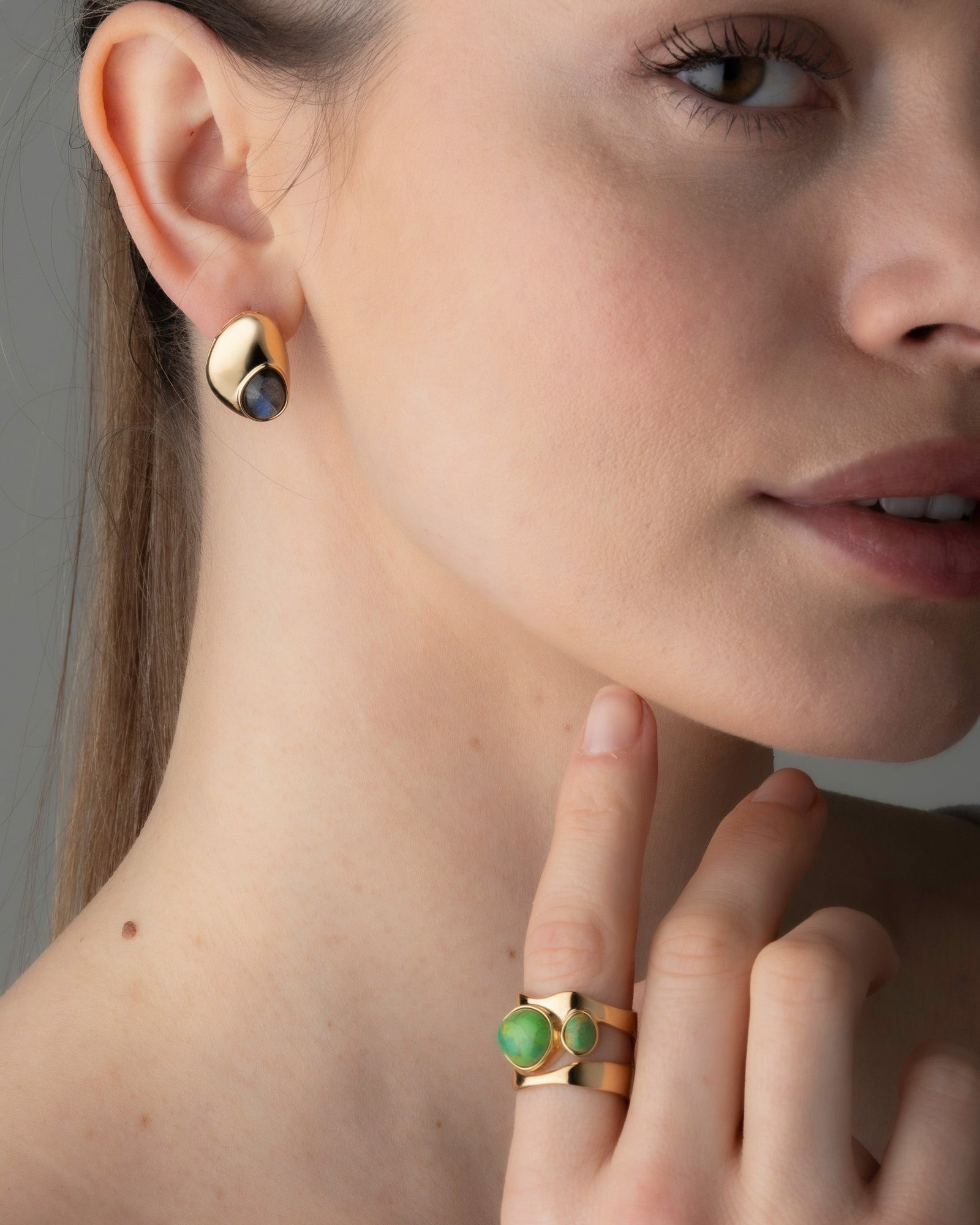 Mondtropfen-Ohrstecker