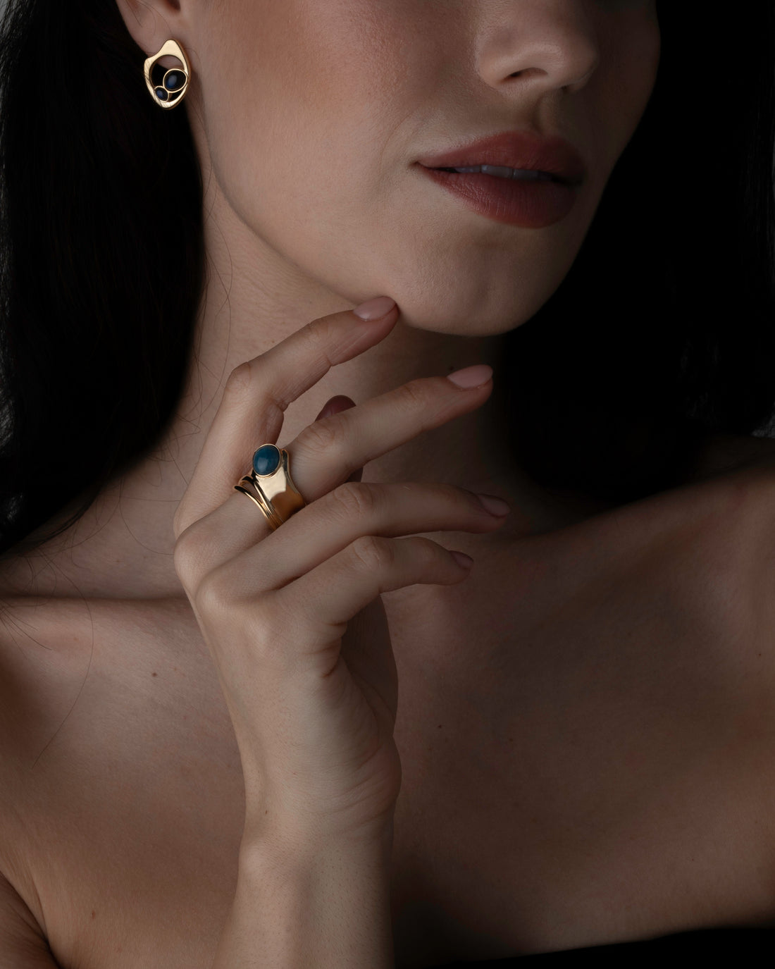 Ohrringe mit niedergeschlagenen Tropfen