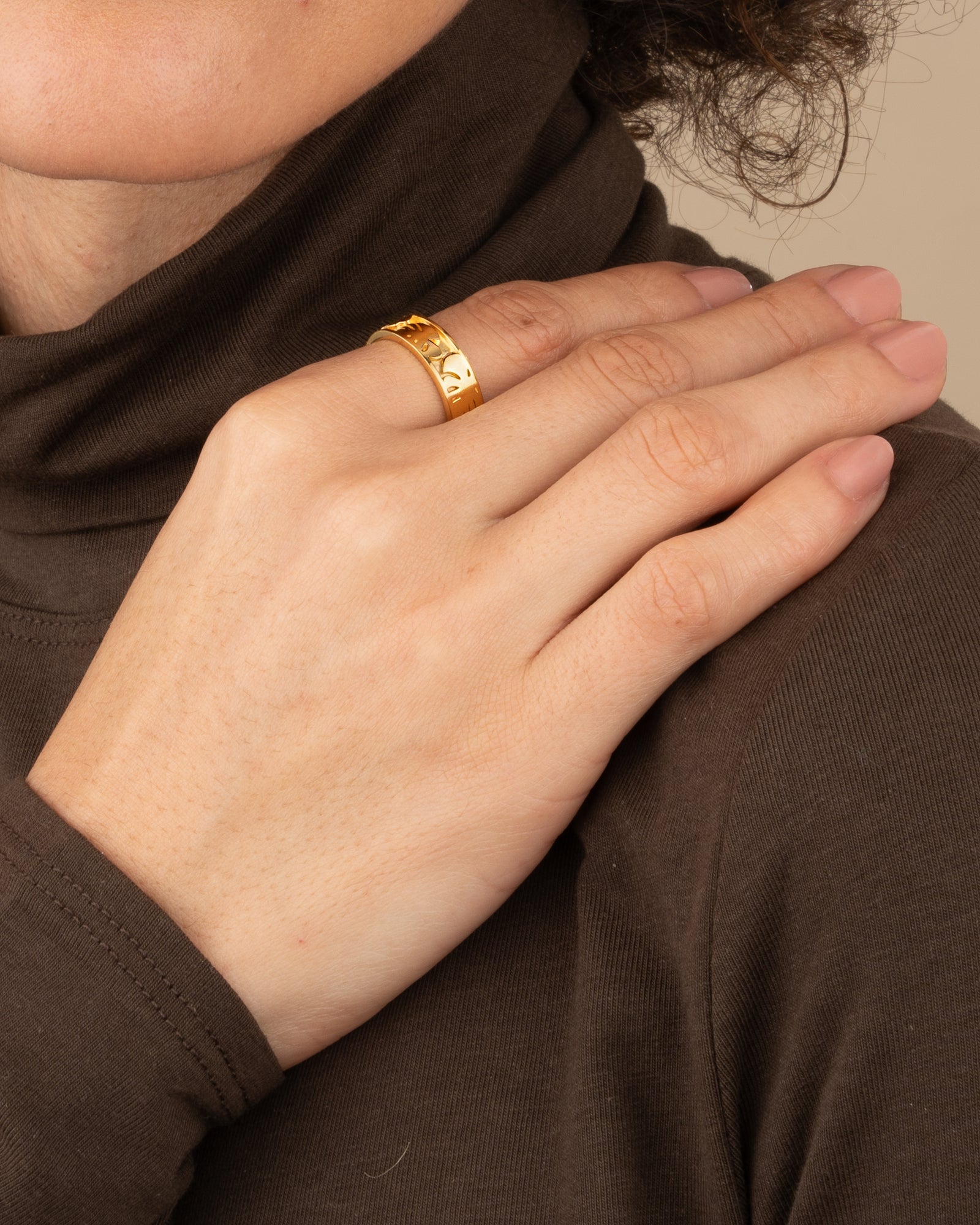 Exotic Leaf Ring