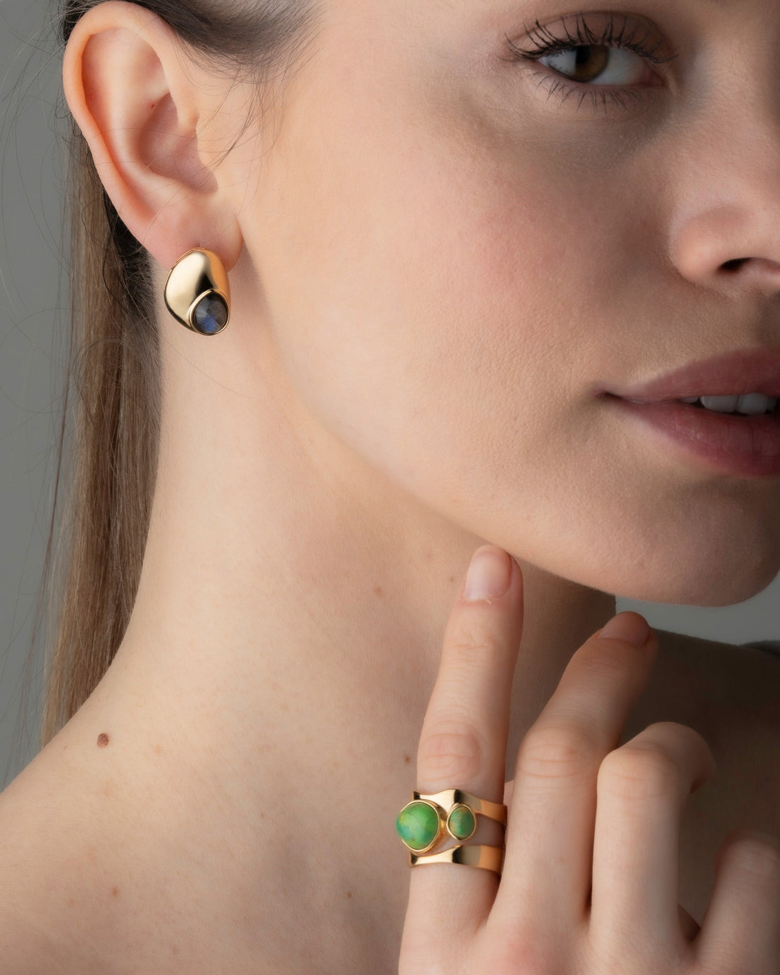 Mondtropfen-Ohrstecker