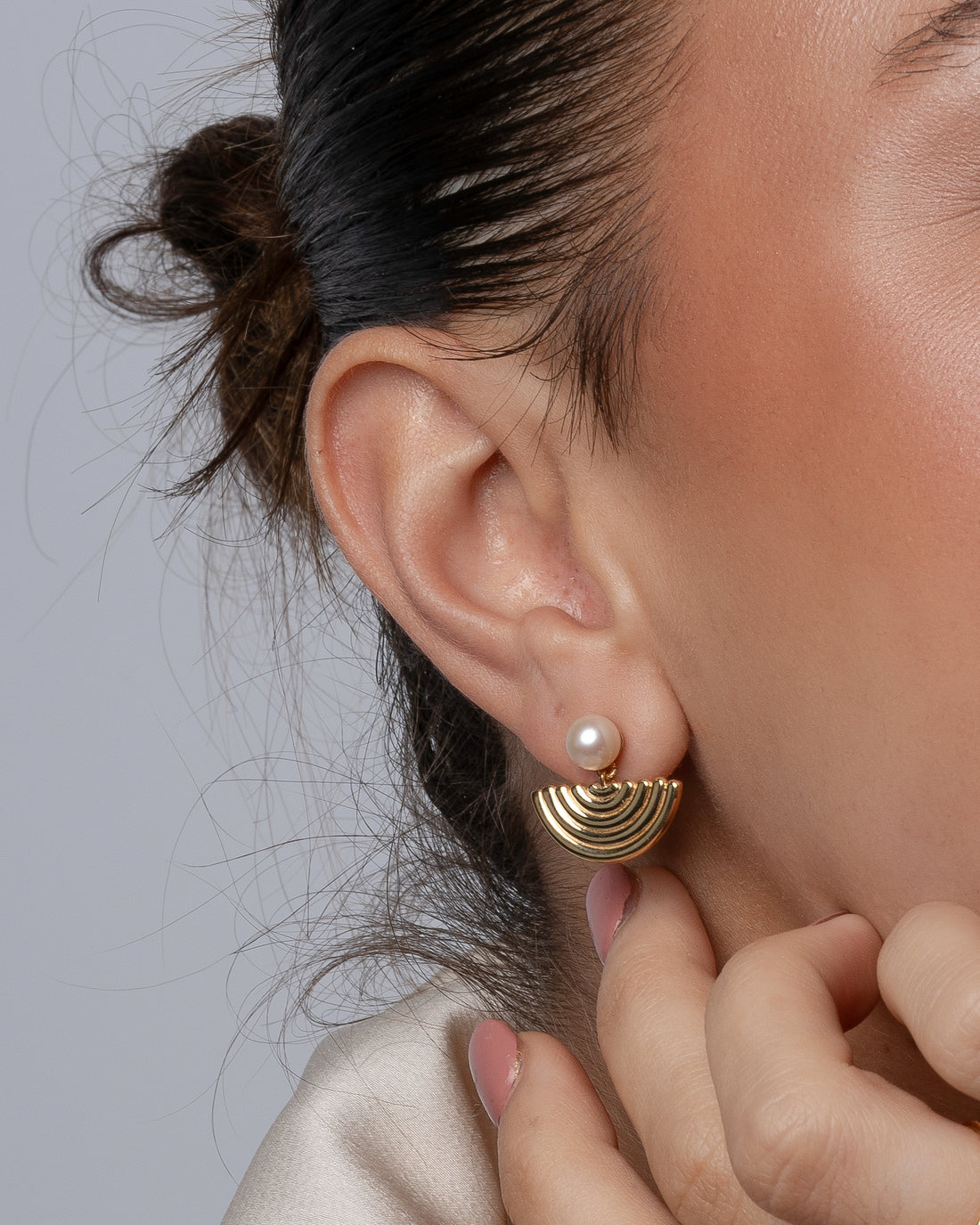 Ohrringe mit Halbmond-Fäden