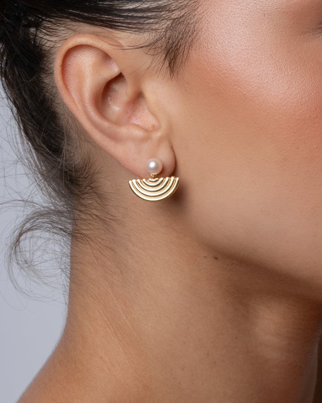 Ohrringe mit Halbmond-Fäden