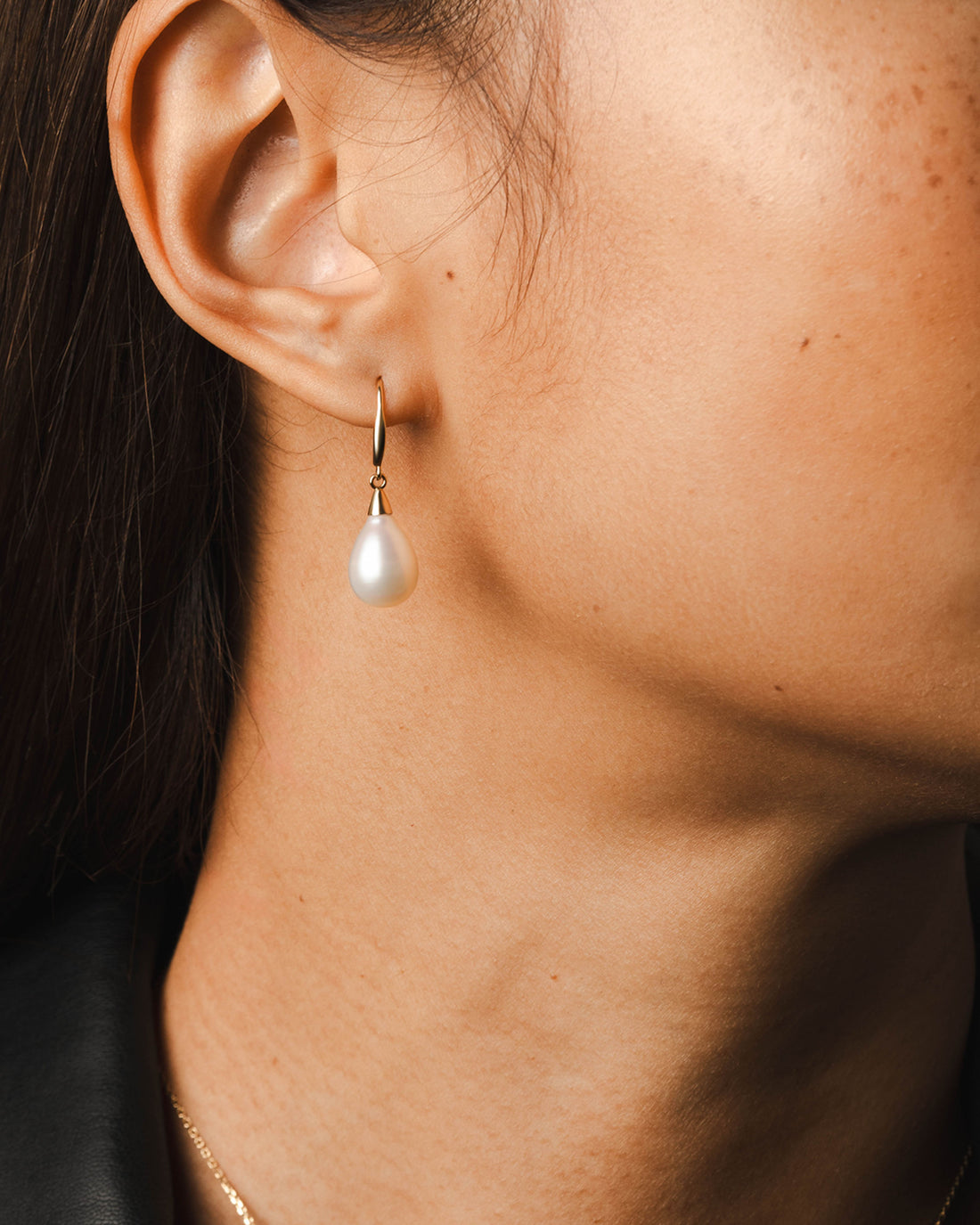 Tropfenförmige Perlenohrringe
